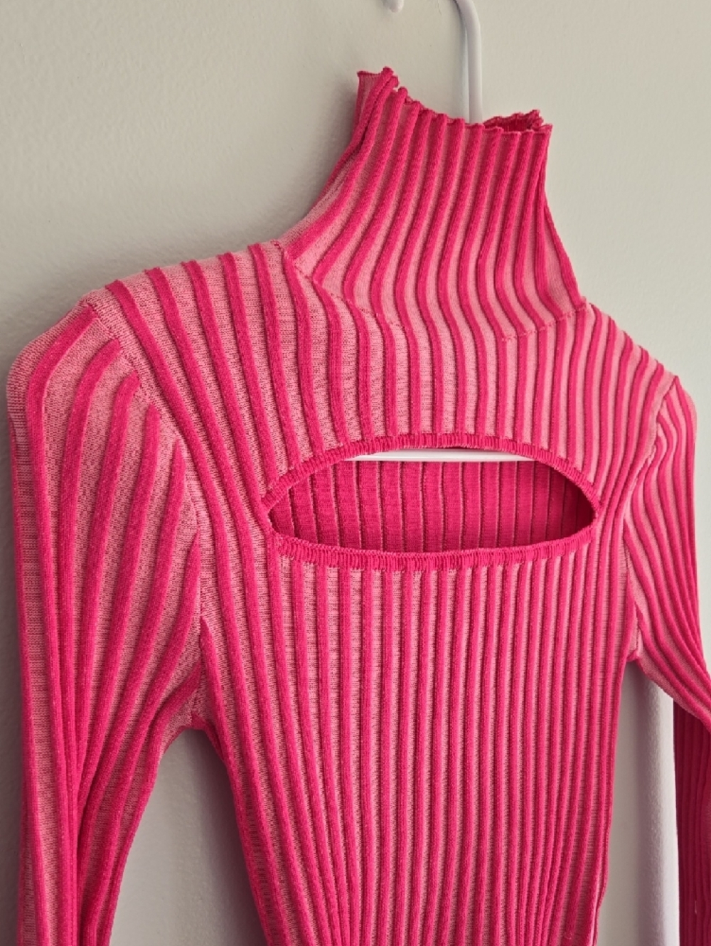 PrettyLittleThing Pink Striped Ribbed Top - Picture 4 of 16